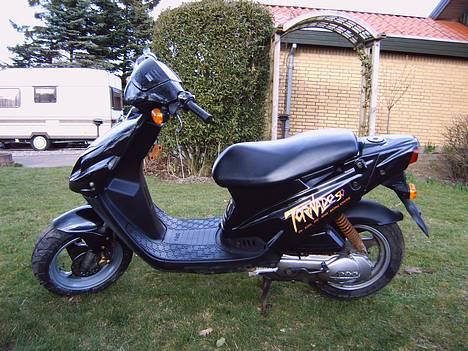 PGO Tornado/hot50 (Solgt) - så nu har jeg pillet bagagebæreren og side spejlene af, også er den blevet pudset billede 2