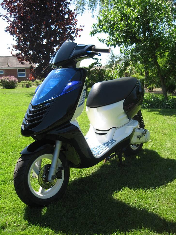 Aprilia Sonic - SOLGT - HELT nylakkeret på billederne.. billede 1