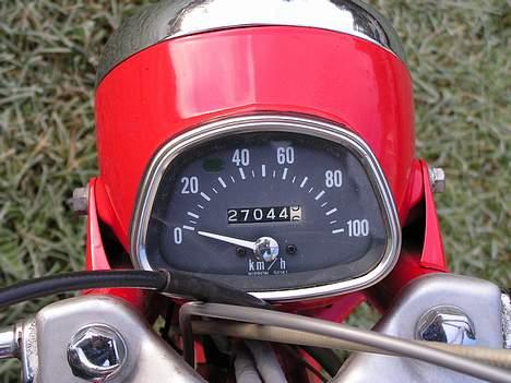 Honda CD 50 - Kilometerstanden kan ikke garanteres da den har vært uden wire og fungerende drev en stund. billede 4