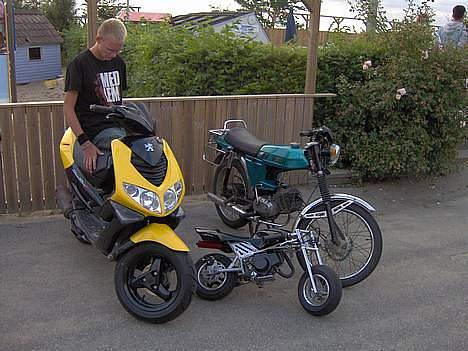 Peugeot speedfight 2 -fundet igen - sådan så den ud ad jeg købte den ps det et er en af minne venner der er ved den!!! billede 11
