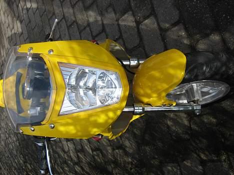 MiniBike Yellow - SOLGT - Alle billeder: http://www.scootergalleri.dk/html/gal_visbil.asp?ID=80975&ipc=255270 billede 1