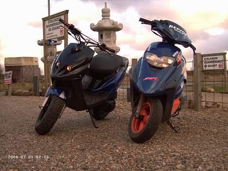 Honda sfx repsol  (solgt) - Vens Hot http://www.scootergalleri.dk/html/gal_visbil.asp?ID=74894 billede 4