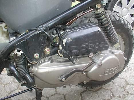 PGO Hot 50 - solgt - - Motoren er i flot stand. der er lige blevet sat SKF Carbon lejere i den :) billede 4