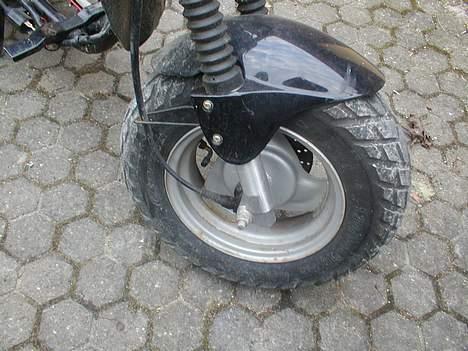 PGO Hot 50 - solgt - - Forhjulet! billede 6