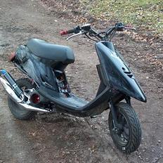 Yamaha Jog Black an Red Solgt