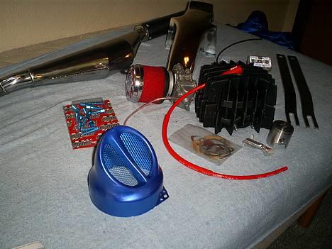 Puch Stel og udst tilbage. Byd - Lidt dejlige Dele :) Grisetryne bliver autolakert sammen med stel ( Det er Dk´s 1. Grisetryne til maxi) Dont fucking copy billede 11