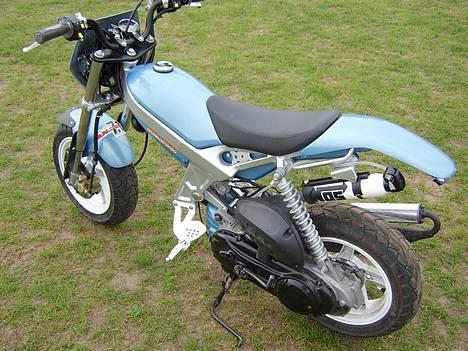 Suzuki Street magic SOLGT - Skråt bagfra billede 4