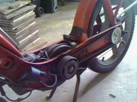 Vespa Ciao *Projekt* "SOLGT" - Den ser ikke særlig køn ud, men den er under kniven nu her billede 5