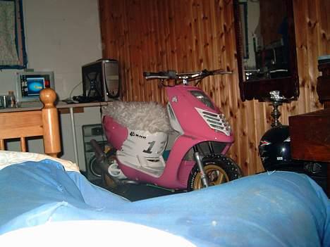 Aprilia sonic tilbage og solgt he - skal lige have tilpasset styret ;D billede 2
