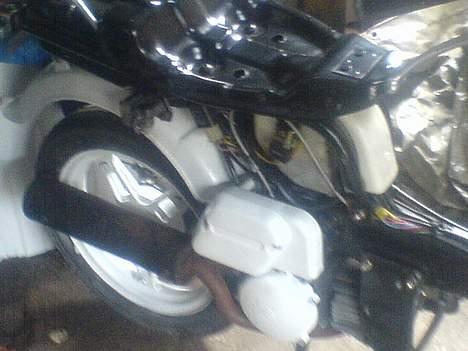 Suzuki FZ50 (SOLGT) billede 15