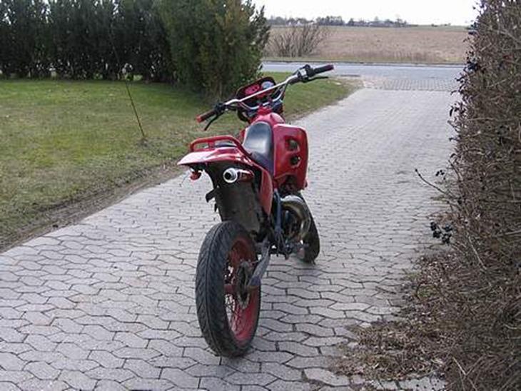 {{currentPhoto.altText}} billede {{currentPhoto.number}}