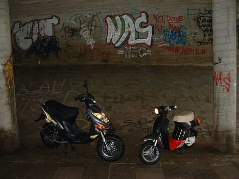 Honda Melody Solgt - Stalkeren til venstre er en af mine kammeraters billede 9