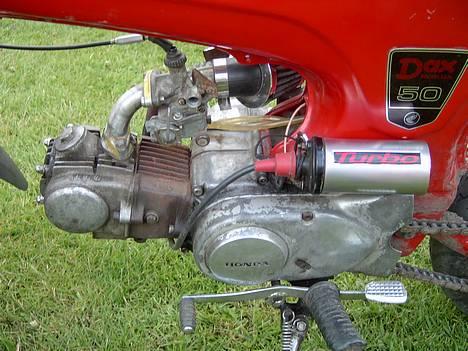 Honda Dax - motor. Den er nok lidt beskidt men fuck det... billede 5