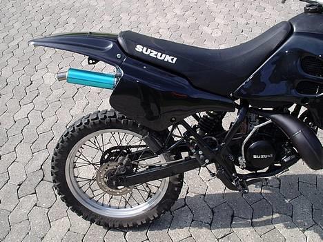 Suzuki RMX -RMX BANDEN-  - hele sort også motoren  billede 6