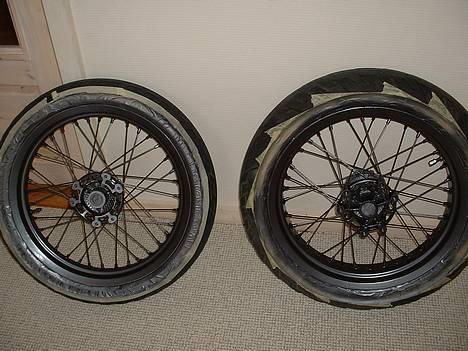 Suzuki SMX SOLGT!!!! - De er blevet Koksgrå med metallic.. svært at se. ( de har IKKE fået klarlak på pic! de skinner meget mere nu!!) billede 9