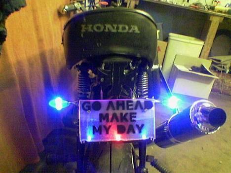 Honda Dax (Ikke til salg!) - Nr plade lavet i plexiglas med dioder. de blå lys ved siden af er dioder i blinklys! billede 9