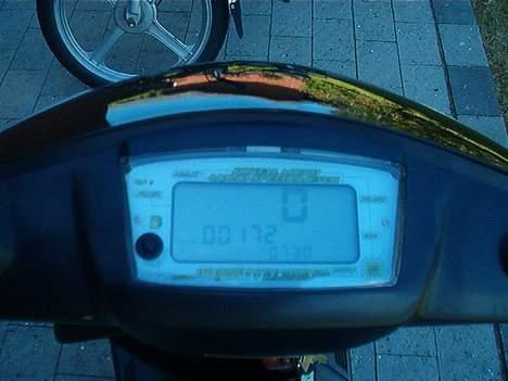 Yamaha Jog ( TIL SALG ) billede 3