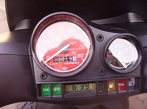 Gilera Stalker / Solgt - Speedometeret.. Billedet er taget lige da jeg var kommet hjem, hentede den i Randers. Så jeg bor godt og vel 19 Km. fra Randers ;) billede 2