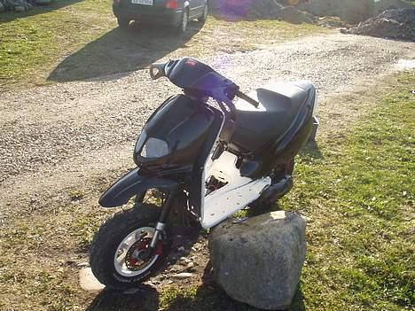 Aprilia Rally AC - Solgt - skjoldende er sat løst på, så i kunne få et indblik i hvordan den ville se ud med skjolde. billede 5