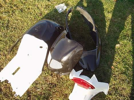 Aprilia Rally AC - Solgt - Skjoldene som skal sættes på. billede 7