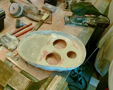 Aprilia Sonic SOLGT - Kabinet til diskanter under sædet (ved at blivet sparlet efter at være blevet støbt i glasfiber) billede 13