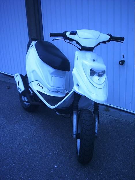 PGO Hot 50 (Solgt) - Den er ved at blive vasket hehe billede 1