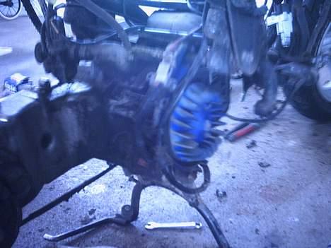 PGO Hot 50 (Solgt) - Sådan så motoren ud efter et par timer.... den er ikke færdig endnu bare rolig hehe billede 8