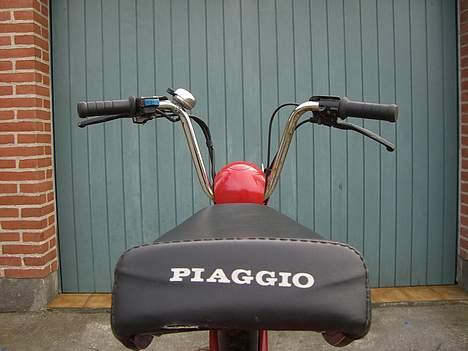 Piaggio Grillo aka. rød Ferrari - Herre nice .. Piaggio .. :D SÅDAN ! :P billede 1