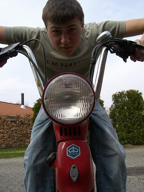 Piaggio Grillo aka. rød Ferrari - I´m dangerous . billede 8