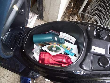 Aprilia rally!!! - ikke meget plas til hjelmen! billede 18