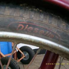 Veteraner disella 318 luxus 2 gear.