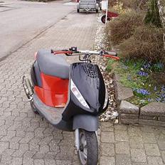 Piaggio Zip 