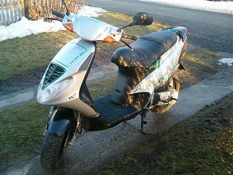 Piaggio Mine scooter gennem tiden - Aller første scooter jeg fik. Købt for 7kilo den havde gået 6000km. år 2002 billede 1