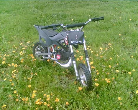 Piaggio Mine scooter gennem tiden - Byttede så Zippen for denne Mini Crosser. Mega sjov og kører på hehe =)  billede 7