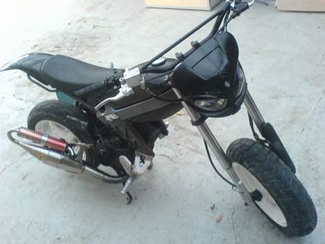 Suzuki street magic solgt - stelet bliver hvidt billede 1