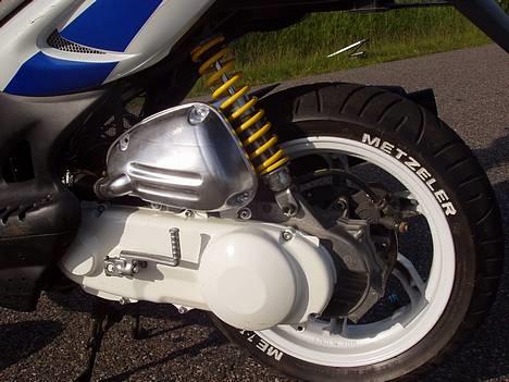 Suzuki Katana LC - DD (Solgt) - Varioskjold i hvid - Luftfilter i chrom. billede 5