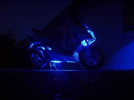 Suzuki Katana LC - DD (Solgt) - Det er med alle de nye neon-rør. Det ser VILDT godt ud!!! billede 19