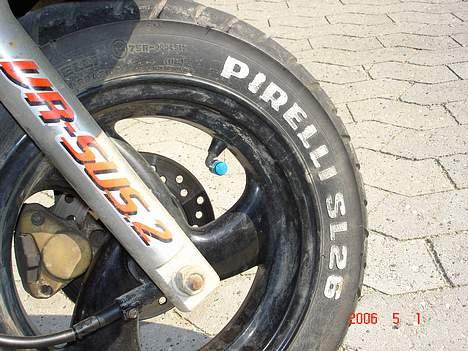 Honda SFX  [ Solgt ] - ved ik om det kan ses, men der er sat blå ventilhætter på. billede 6