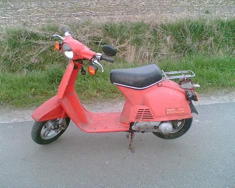 Honda Melody Deluxe #SOLGT - Med Deluxe-model skjold på. Plejer normalt at køre uden. Stellet er som på en normal Melody så man kan bare sætte normale skærme på. billede 8