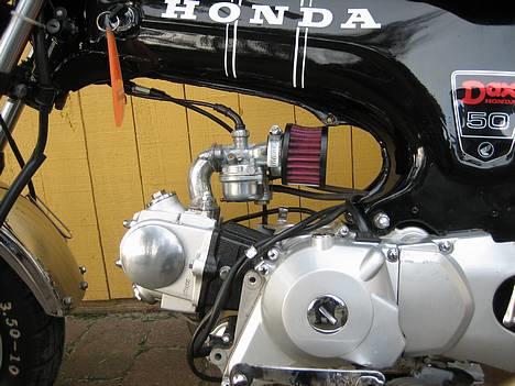 Honda Dax -- lowrider (SOLGT) - med det org. cyllinder kit, kun plumpen er taget. billede 9