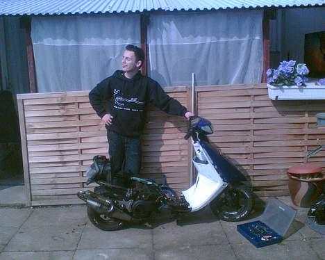 Yamaha jog as (Byttet) - den stolte ejer hehe billede 2