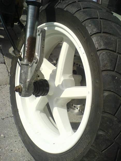 Suzuki Street Magic - Der er lidt rust på forgaflen :( billede 2