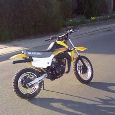 Suzuki DS80