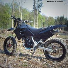 Suzuki Kronholm Design smx