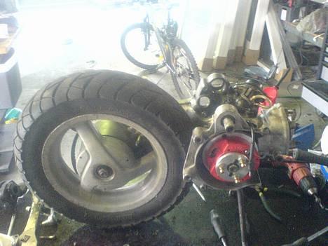 Aprilia sonic lc (SOLGT) - da jeg fik ny blok, innerrotor, lejer, simmerringe og nye pakninger i motoren :)  billede 5