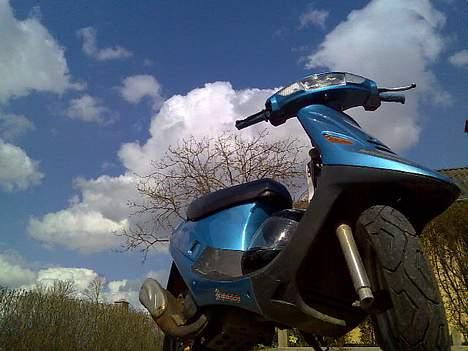 PGO Comet -THS- TIL SALG!!!! - der er ingen ridser i lakken men det er solen der for det til at se sådan ud billede 1