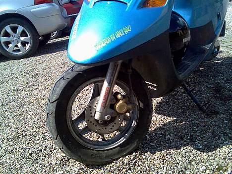 PGO Comet -THS- TIL SALG!!!! - der er ingen ridser i lakken men det er solen der for det til at se sådan ud billede 2