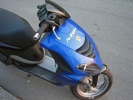 Piaggio NRG Power DT - NRG er en dejlig Scoot...selv i solskinds vejr billede 7