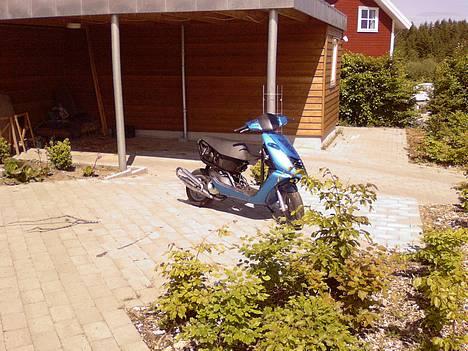 Aprilia Sonic "Blålyn LC *Byttet* - pillede kevlaren af min c20 og fik poleret potten op billede 10