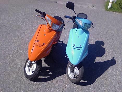 Yamaha Jog Fs " SOOLGT" - Min til venstre, og en af mine venners til Højre;d billede 4